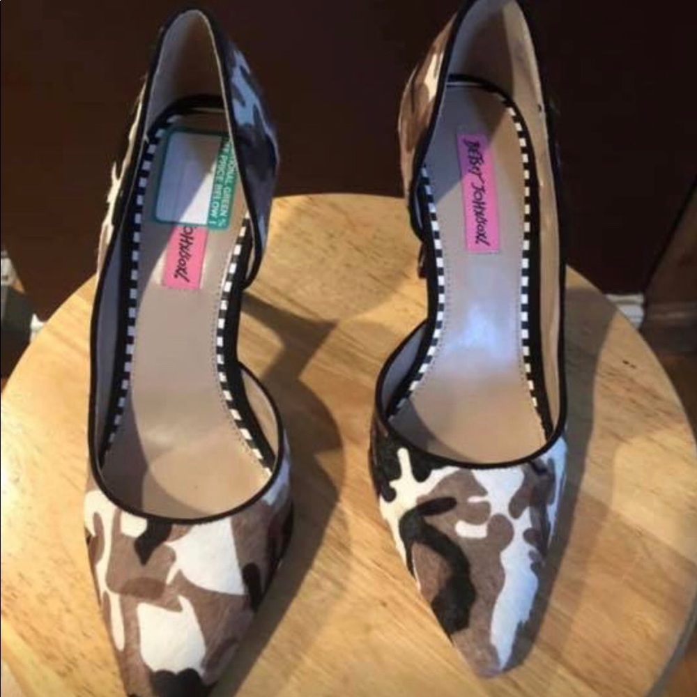 Gently used Betsy Johnson Calf hair pumps